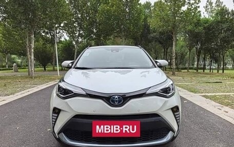 Toyota C-HR I рестайлинг, 2021 год, 2 030 000 рублей, 3 фотография