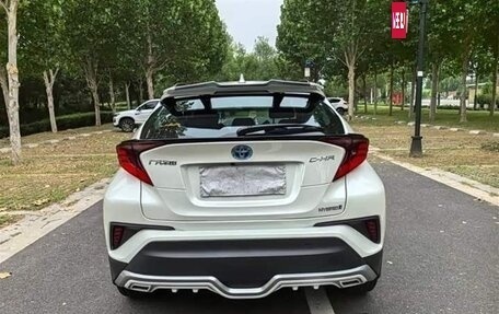 Toyota C-HR I рестайлинг, 2021 год, 2 030 000 рублей, 7 фотография