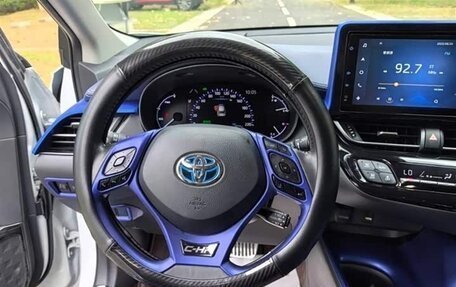 Toyota C-HR I рестайлинг, 2021 год, 2 030 000 рублей, 15 фотография