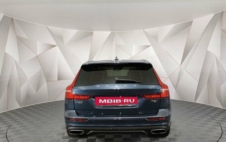 Volvo V60 Cross Country II, 2021 год, 3 545 000 рублей, 8 фотография