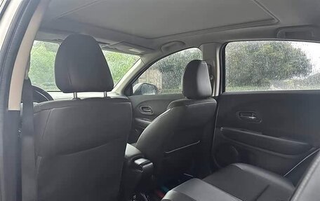 Honda Vezel, 2021 год, 1 380 000 рублей, 9 фотография