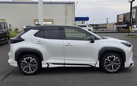 Toyota Yaris Cross, 2022 год, 1 360 000 рублей, 6 фотография