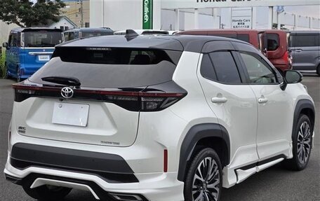 Toyota Yaris Cross, 2022 год, 1 360 000 рублей, 5 фотография