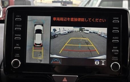 Toyota Yaris Cross, 2022 год, 1 360 000 рублей, 23 фотография