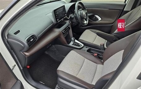 Toyota Yaris Cross, 2022 год, 1 360 000 рублей, 15 фотография