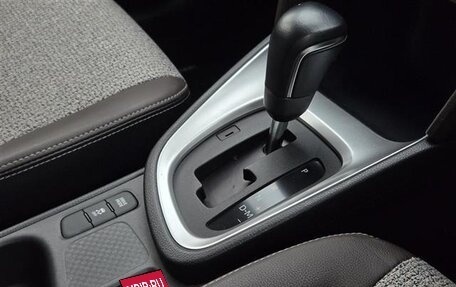 Toyota Yaris Cross, 2022 год, 1 360 000 рублей, 21 фотография