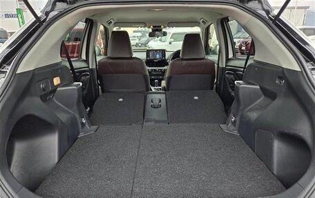 Toyota Yaris Cross, 2022 год, 1 360 000 рублей, 34 фотография