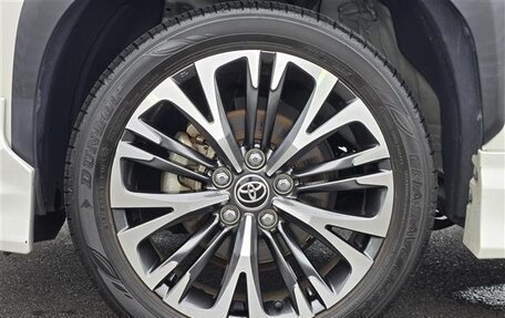 Toyota Yaris Cross, 2022 год, 1 360 000 рублей, 36 фотография