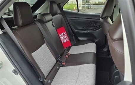 Toyota Yaris Cross, 2022 год, 1 360 000 рублей, 31 фотография