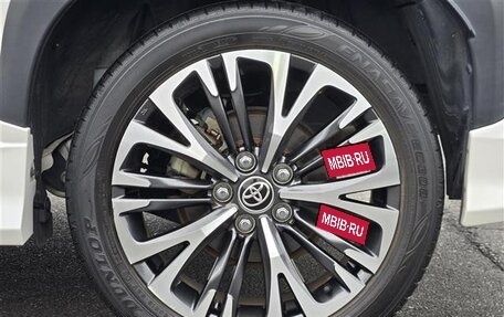 Toyota Yaris Cross, 2022 год, 1 360 000 рублей, 37 фотография