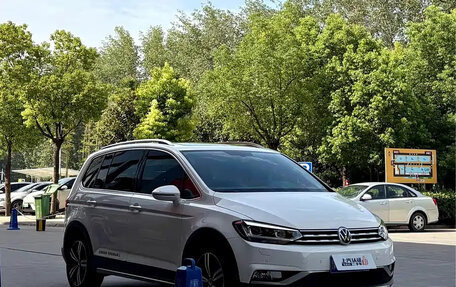 Volkswagen Touran III, 2021 год, 1 730 035 рублей, 3 фотография