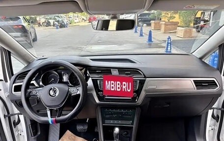 Volkswagen Touran III, 2021 год, 1 730 035 рублей, 7 фотография