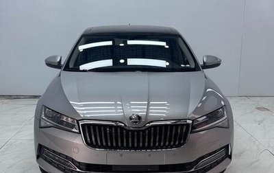 Skoda Superb III рестайлинг, 2022 год, 1 728 000 рублей, 1 фотография