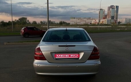 Mercedes-Benz E-Класс, 2004 год, 850 000 рублей, 4 фотография