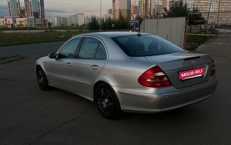 Mercedes-Benz E-Класс, 2004 год, 850 000 рублей, 3 фотография