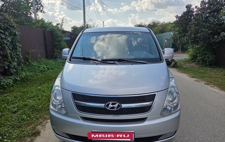 Hyundai Grand Starex Grand Starex I рестайлинг 2, 2010 год, 1 470 000 рублей, 2 фотография