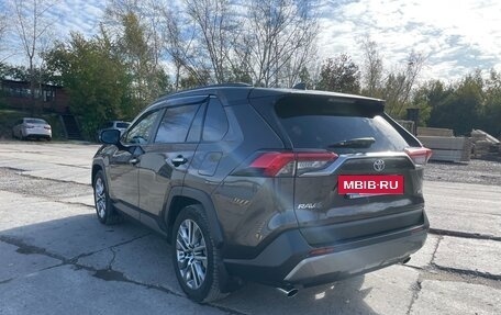 Toyota RAV4, 2021 год, 4 480 000 рублей, 6 фотография
