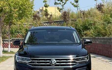 Volkswagen Tiguan II, 2022 год, 2 459 277 рублей, 2 фотография