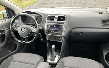 Volkswagen Polo VI (EU Market), 2018 год, 1 100 000 рублей, 16 фотография