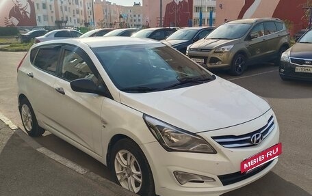 Hyundai Solaris II рестайлинг, 2015 год, 999 999 рублей, 2 фотография