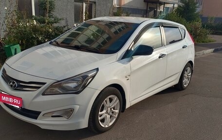 Hyundai Solaris II рестайлинг, 2015 год, 999 999 рублей, 3 фотография