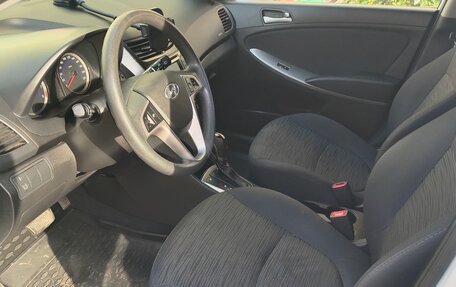 Hyundai Solaris II рестайлинг, 2015 год, 999 999 рублей, 10 фотография