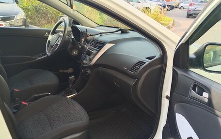 Hyundai Solaris II рестайлинг, 2015 год, 999 999 рублей, 8 фотография