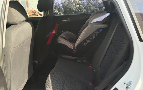 Hyundai Solaris II рестайлинг, 2015 год, 999 999 рублей, 9 фотография