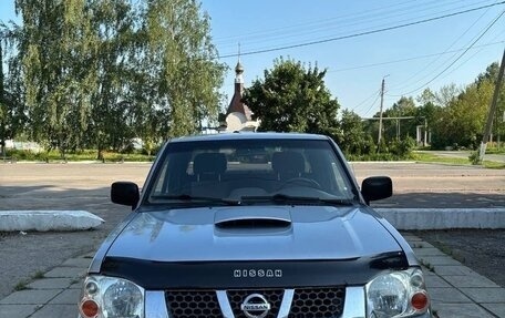 Nissan NP300, 2008 год, 810 000 рублей, 1 фотография