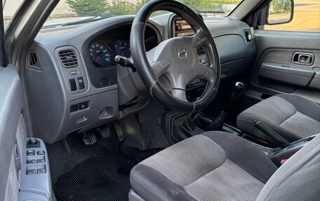 Nissan NP300, 2008 год, 810 000 рублей, 24 фотография