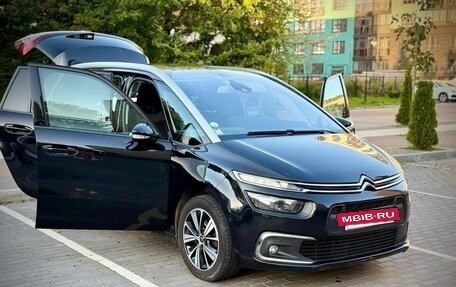 Citroen C4 Picasso II рестайлинг, 2017 год, 1 499 000 рублей, 2 фотография