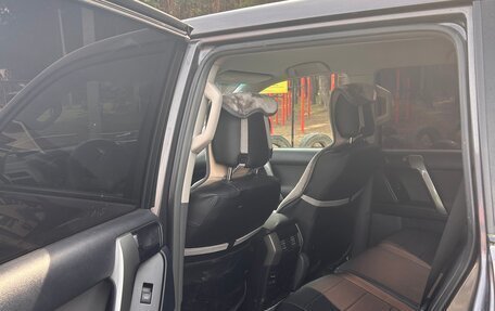 Toyota Land Cruiser Prado 150 рестайлинг 2, 2013 год, 2 900 000 рублей, 5 фотография