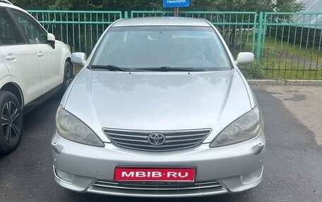 Toyota Camry V40, 2005 год, 600 000 рублей, 1 фотография