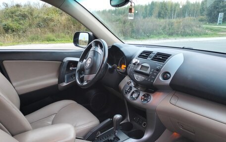 Toyota RAV4, 2007 год, 1 370 000 рублей, 8 фотография