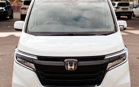 Honda Stepwgn IV, 2018 год, 2 990 000 рублей, 2 фотография