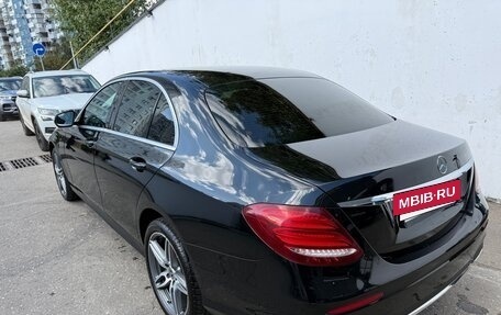 Mercedes-Benz E-Класс, 2019 год, 2 650 000 рублей, 5 фотография
