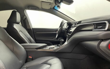 Toyota Camry, 2019 год, 2 640 000 рублей, 11 фотография