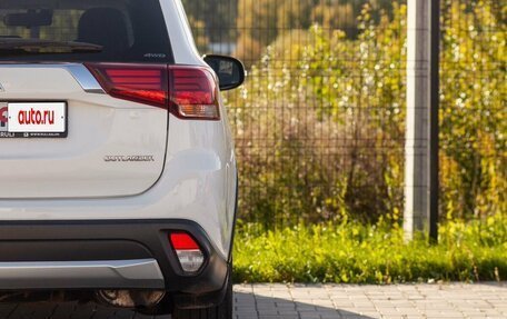 Mitsubishi Outlander III рестайлинг 3, 2015 год, 1 800 000 рублей, 12 фотография