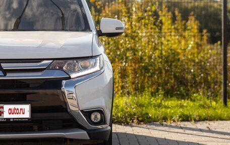 Mitsubishi Outlander III рестайлинг 3, 2015 год, 1 800 000 рублей, 5 фотография