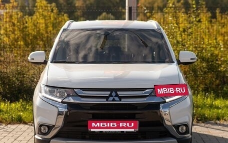 Mitsubishi Outlander III рестайлинг 3, 2015 год, 1 800 000 рублей, 2 фотография