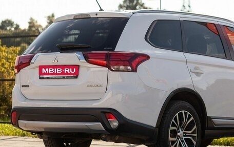 Mitsubishi Outlander III рестайлинг 3, 2015 год, 1 800 000 рублей, 13 фотография