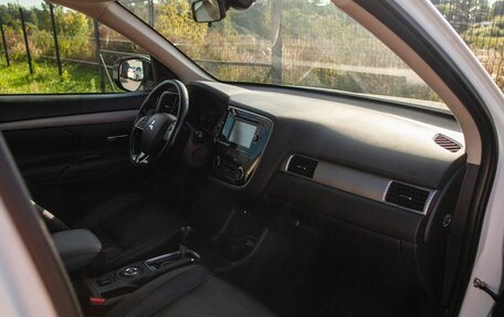 Mitsubishi Outlander III рестайлинг 3, 2015 год, 1 800 000 рублей, 19 фотография