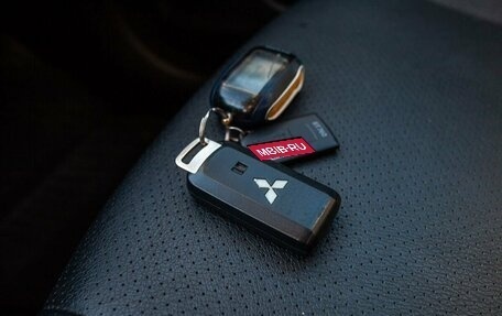 Mitsubishi Outlander III рестайлинг 3, 2015 год, 1 800 000 рублей, 38 фотография