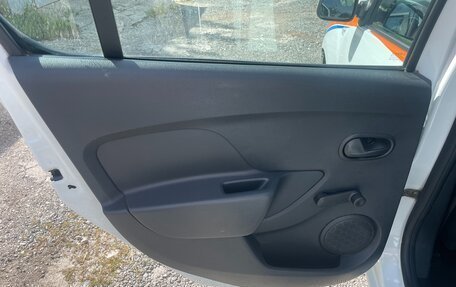Renault Sandero II рестайлинг, 2017 год, 580 000 рублей, 11 фотография