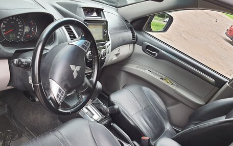 Mitsubishi Pajero Sport II рестайлинг, 2015 год, 1 799 000 рублей, 6 фотография