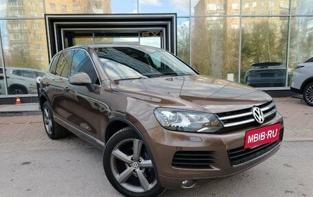 Volkswagen Touareg III, 2011 год, 1 875 000 рублей, 3 фотография