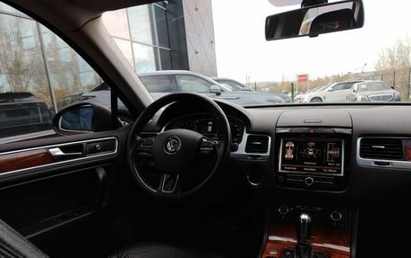 Volkswagen Touareg III, 2011 год, 1 875 000 рублей, 15 фотография