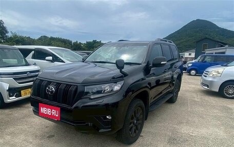 Toyota Land Cruiser Prado 150 рестайлинг 2, 2022 год, 4 400 000 рублей, 2 фотография