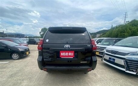 Toyota Land Cruiser Prado 150 рестайлинг 2, 2022 год, 4 400 000 рублей, 7 фотография