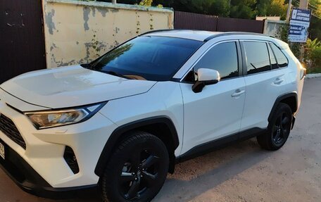 Toyota RAV4, 2021 год, 3 750 000 рублей, 2 фотография